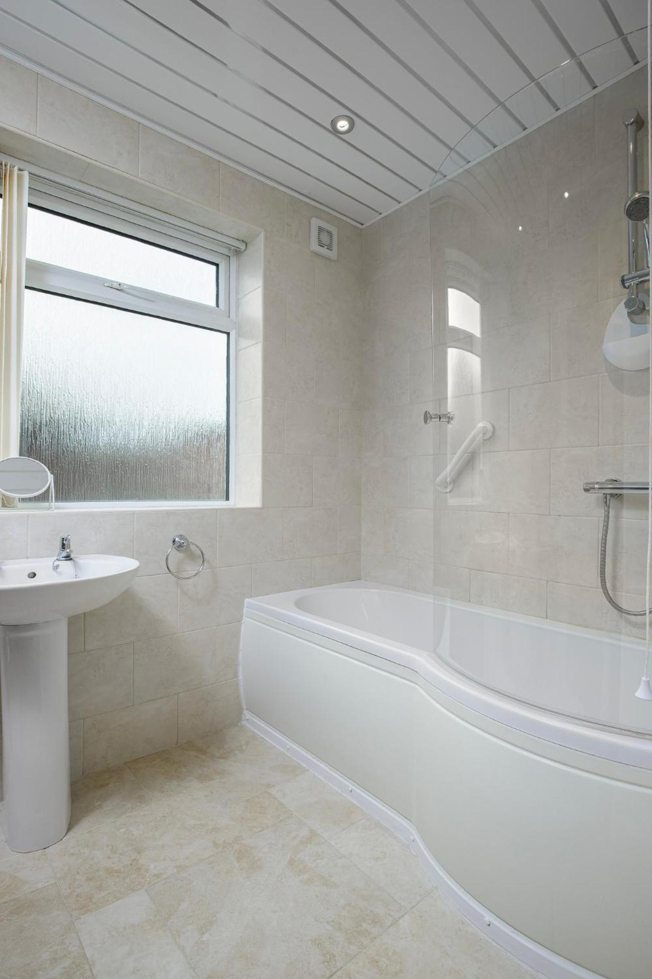 Arnside - Spacious 10-Bedroom Seaside Cottage بلاكبول المظهر الخارجي الصورة
