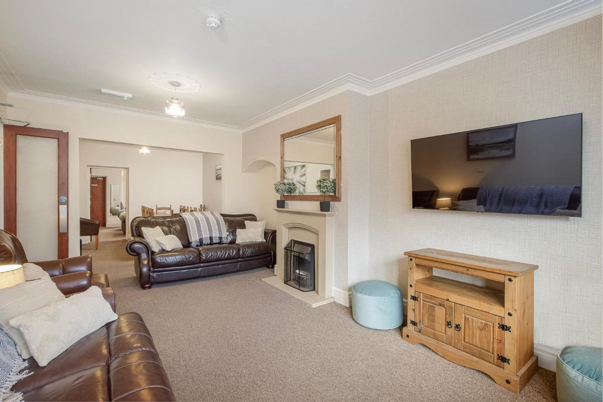 Arnside - Spacious 10-Bedroom Seaside Cottage بلاكبول المظهر الخارجي الصورة