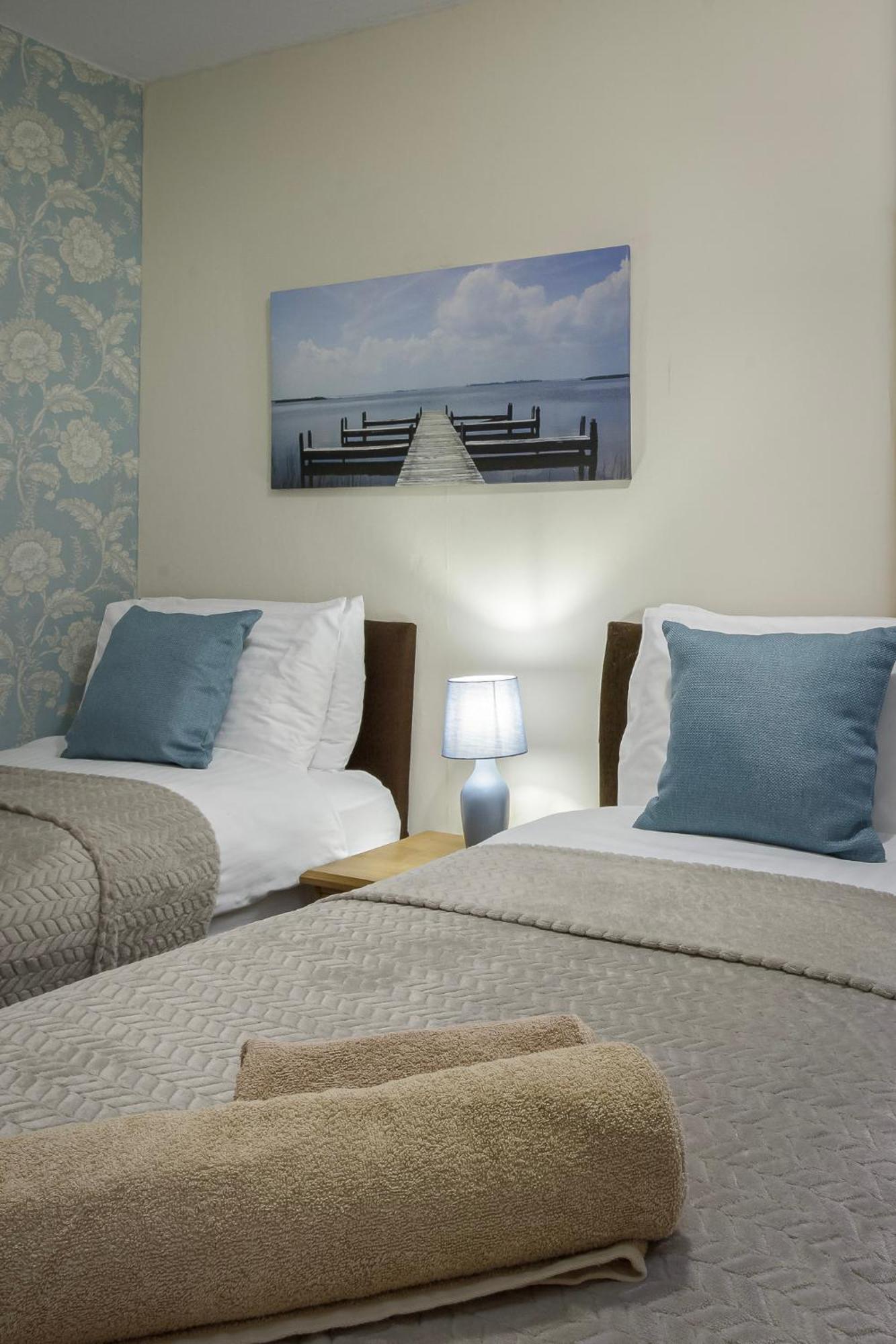 Arnside - Spacious 10-Bedroom Seaside Cottage بلاكبول المظهر الخارجي الصورة